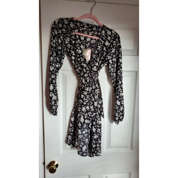 Misguided wrap dress - Picture 4 of 8